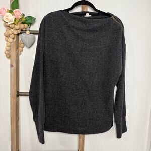 Hem and Thread Long Sleeve Gray Sweater Size Medium